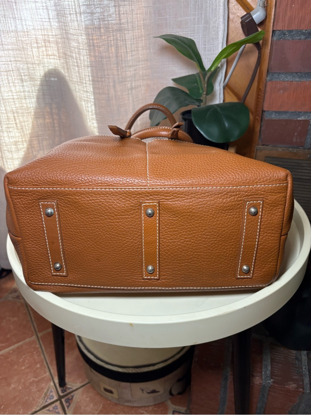 Dooney & Bourke brown leather tote bag with pebbled texture #tote #leather - Picture 3 of 7